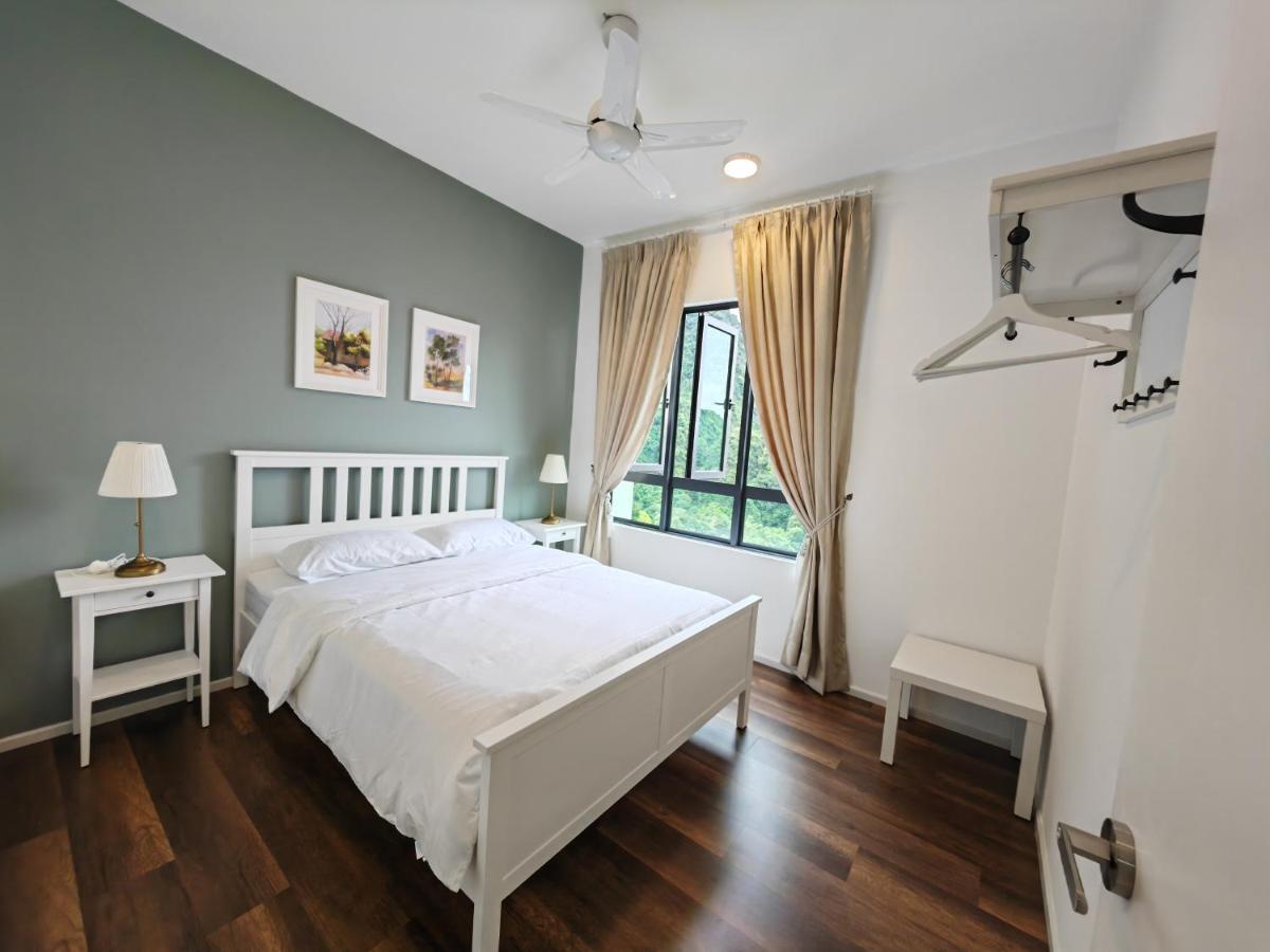 Cozy With 270 Degree Mountain And Theme Park Views Apartment