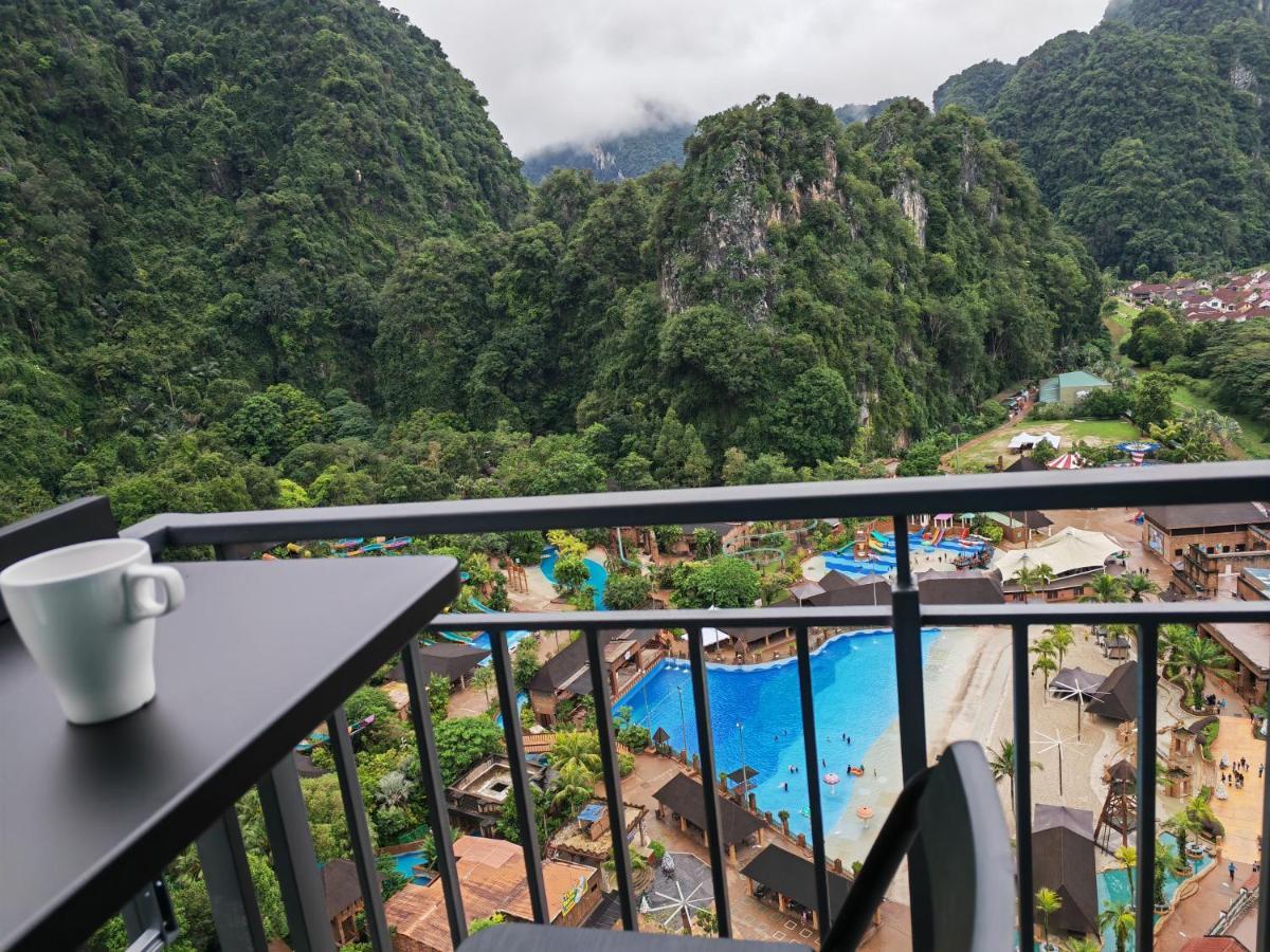 Cozy With 270 Degree Mountain And Theme Park Views Apartment *