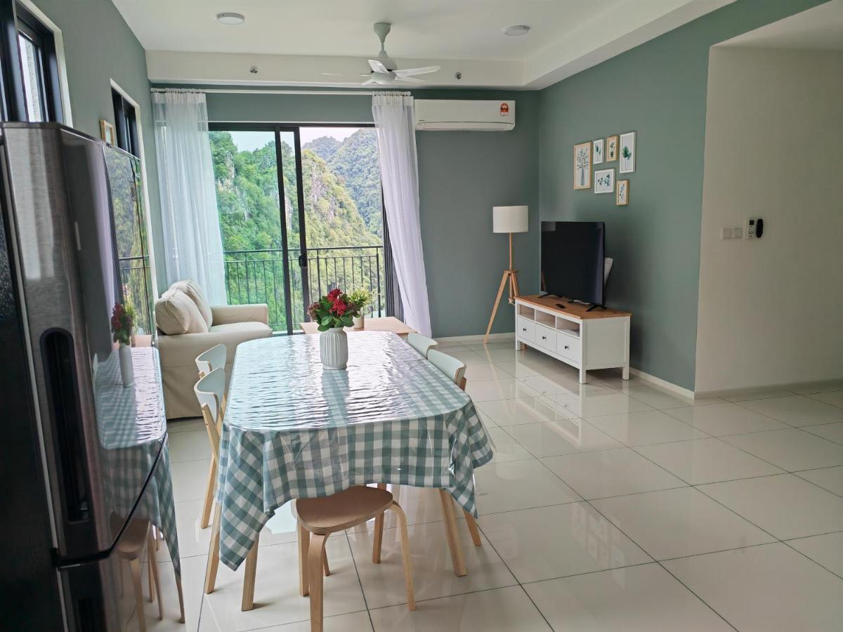 Cozy With 270 Degree Mountain And Theme Park Views Apartment *
