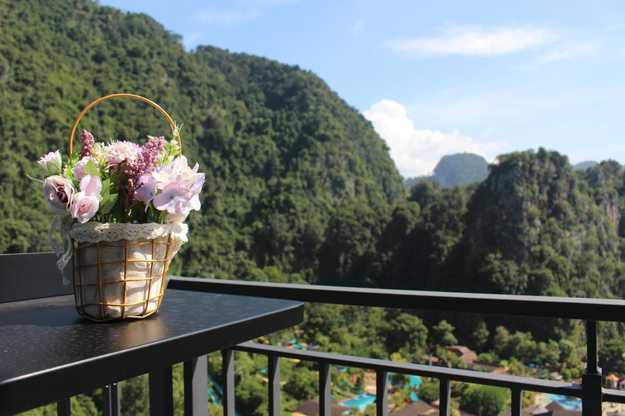 Cozy With 270 Degree Mountain And Theme Park Views Apartment Ipoh