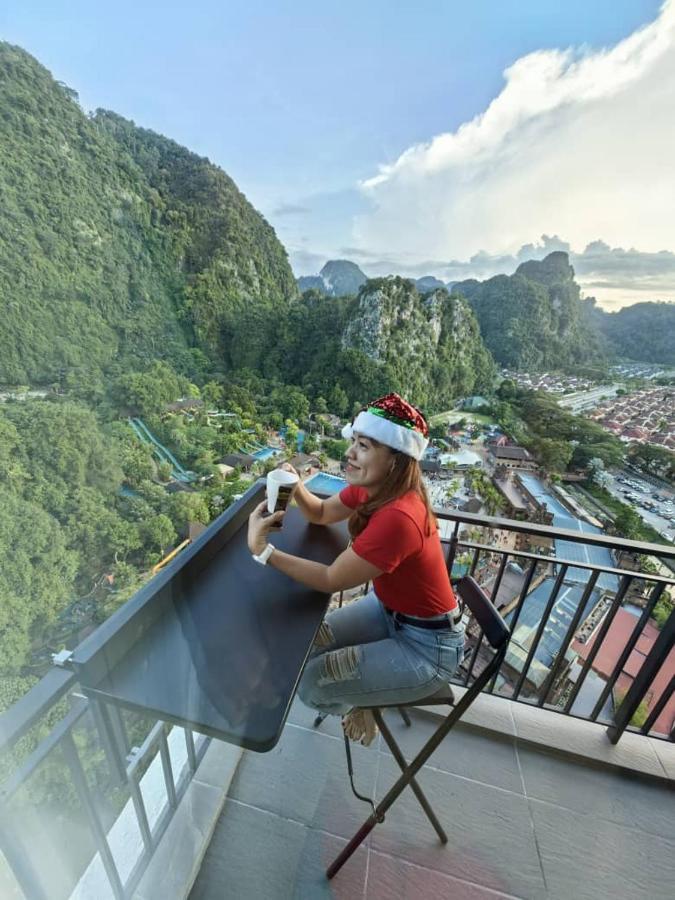 Cozy With 270 Degree Mountain And Theme Park Views Apartment *