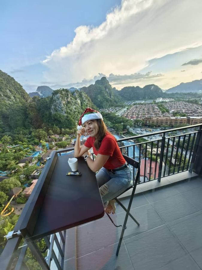 Cozy With 270 Degree Mountain And Theme Park Views Apartment *