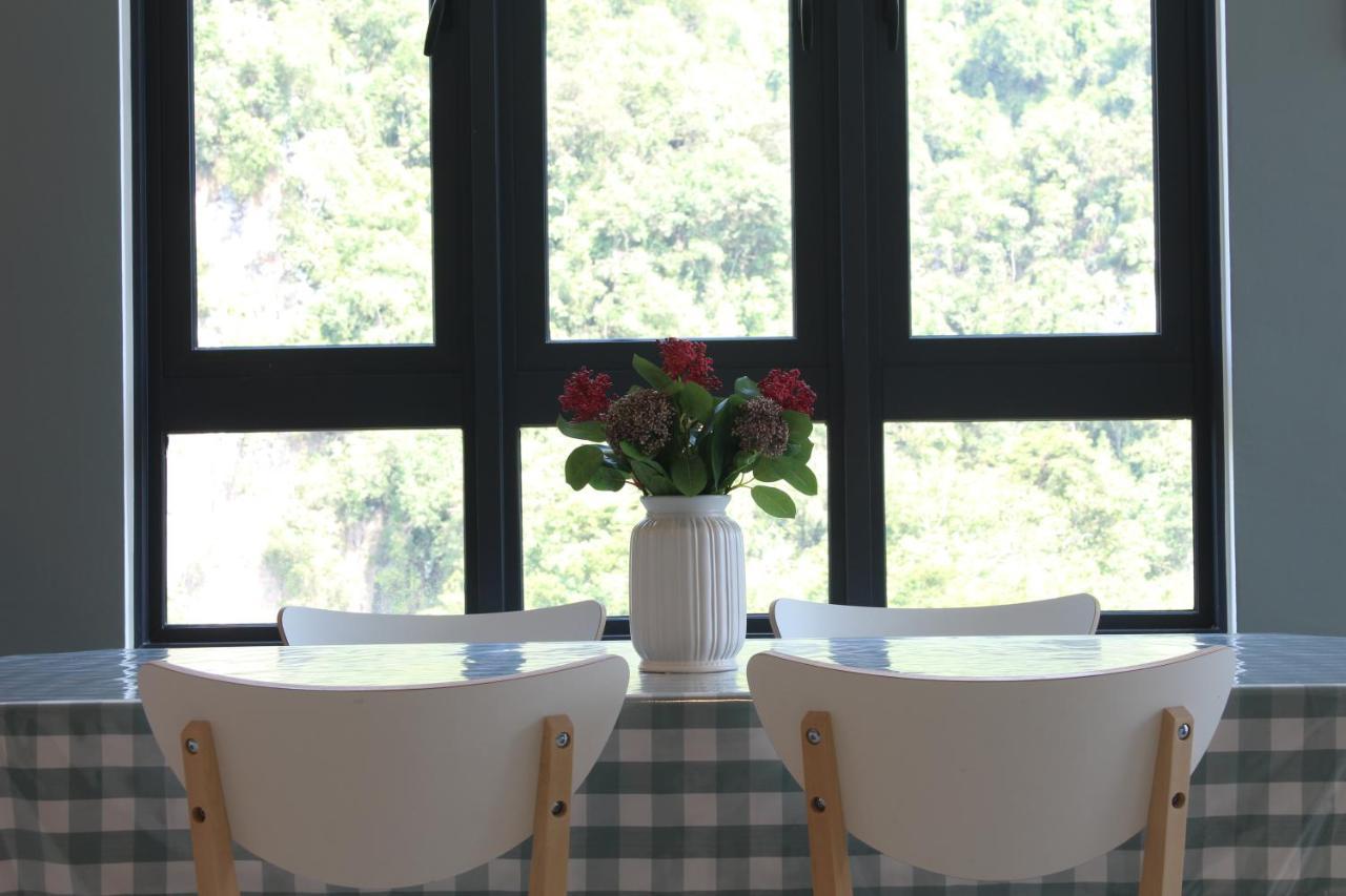 Cozy With 270 Degree Mountain And Theme Park Views *