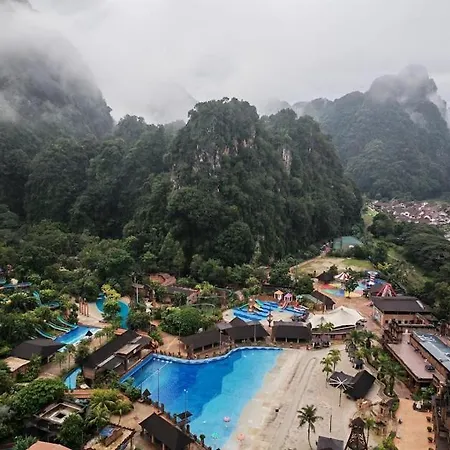 Cozy Suite With 270 Degree Mountain And Theme Park Views Ipoh Exterior photo