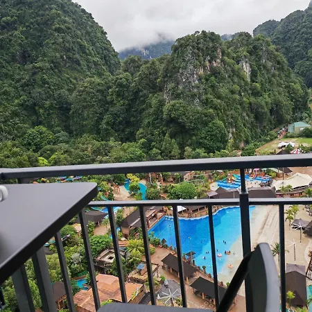 Cozy Suite With 270 Degree Mountain And Theme Park Views Ipoh Exterior photo