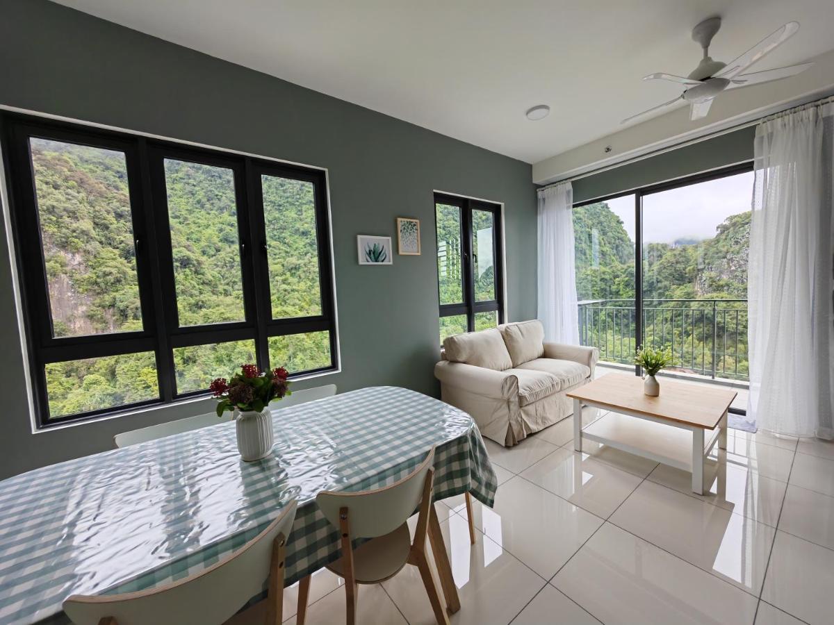 Pangsapuri Cozy With 270 Degree Mountain And Theme Park Views